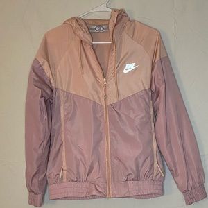 Womens NIKE zip up breaker with hood. Light material. Medium